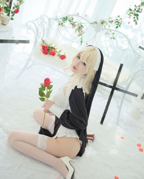 18禁裸体女免费看网站扒尿口_720电影完整版