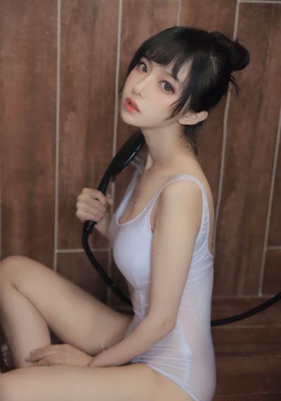 四个闺蜜用黄瓜把我弄高潮了_BD迅雷电影在线