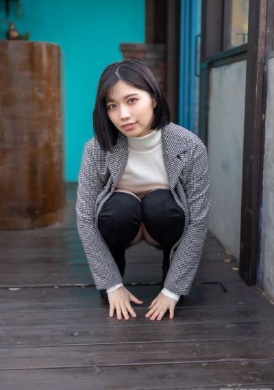 跪在胯下用嘴给泄欲_高清电影在线看